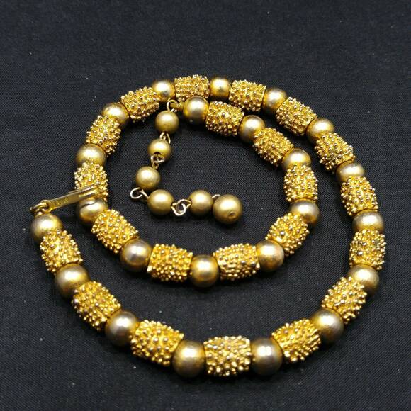 Trifari Brutalist Beaded Choker Necklace, Gold Plate, 1960s Vintage Jewelry - Picture 2 of 10